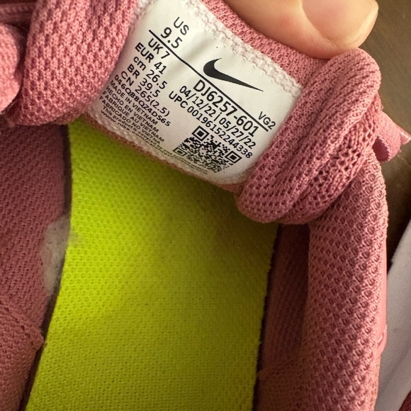 Nike Pink Athletic Shoes Basic Tennis Shoe Womens Size 9.5 - Picture 10 of 10